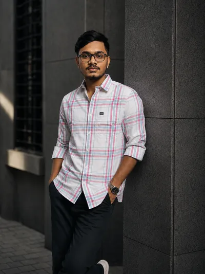 Modern Corporate Portrait AI Prompt for Men
