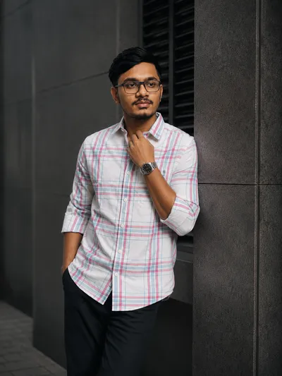 Urban Editorial Portrait AI Photo Prompt Guide